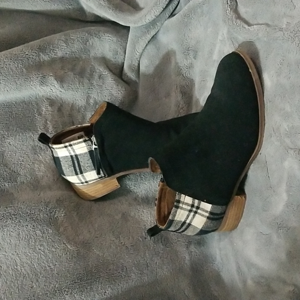 Tom's buffalo plaid boots